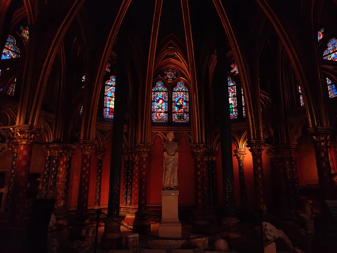 The upper chapel of Sainte-Chapelle.