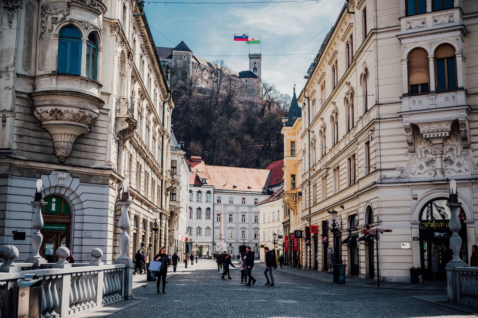 Eine alte Straße in Ljubljana unterhalb der Burg